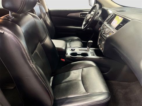 Used 2019 Nissan Pathfinder SL image 29