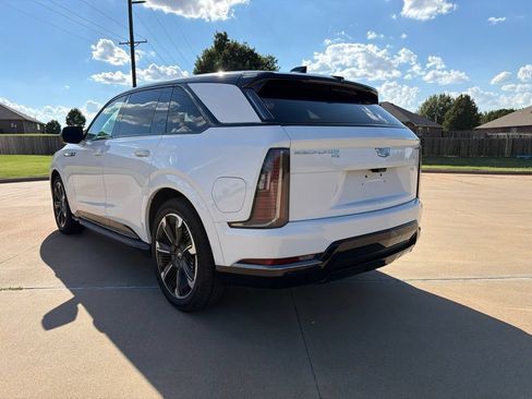 Used 2025 Cadillac Escalade IQ Sport 2 AWD/4WD image 7