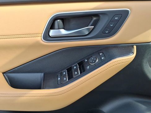 Used 2021 Nissan Rogue Platinum image 13