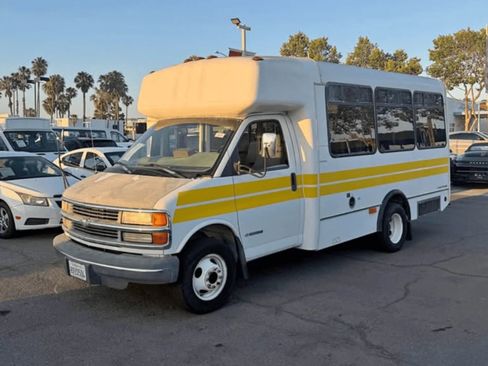 Used 2001 Chevrolet Express 3500 RWD image 2