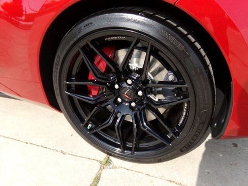 Used 2025 Chevrolet Corvette Z06 RWD image 9
