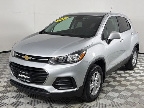 Used 2019 Chevrolet Trax LS w/ Tint and Cruise Package image 10