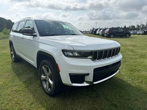 Used 2022 Jeep Grand Cherokee L Limited AWD/4WD image 7
