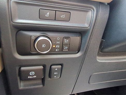 Used 2024 Ford Expedition Limited image 23