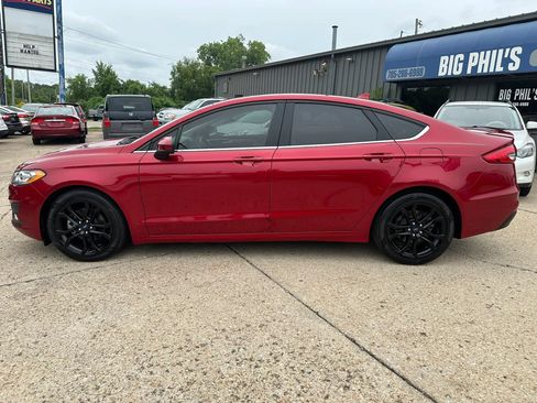 Used 2020 Ford Fusion SE w/ Equipment Group 151A FWD image 4