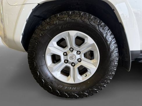 Used 2022 Toyota 4Runner SR5 Premium w/ Moonroof Package RWD image 13