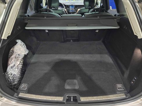 Used 2023 Volvo XC60 T8 Ultimate image 15