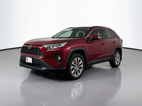 Certified 2021 Toyota RAV4 XLE Premium AWD/4WD image 3
