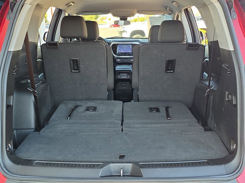 Used 2023 GMC Acadia SLE image 7