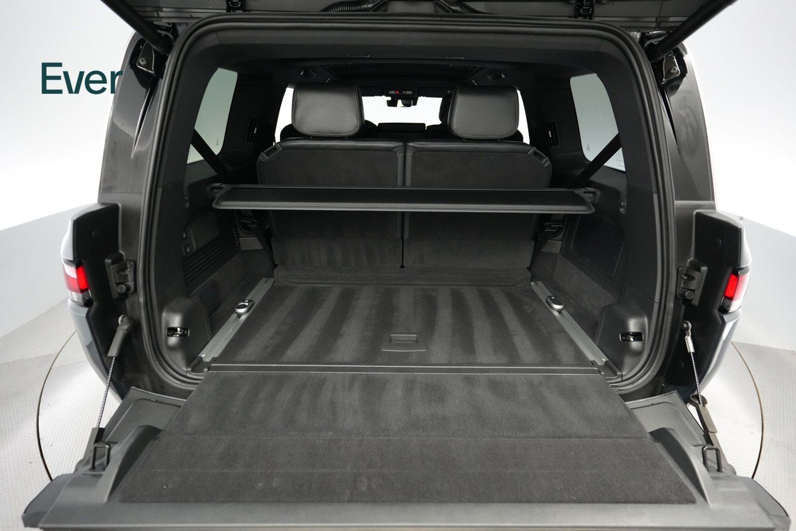 Used 2025 Rivian R1S Adventure Dual AWD/4WD image 8