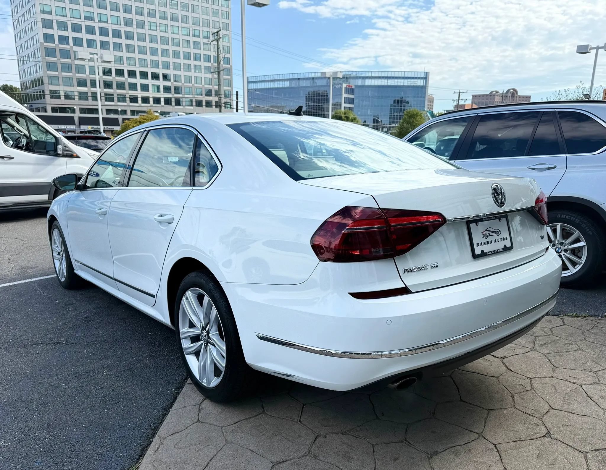 Used 2017 Volkswagen Passat 1.8T SE FWD image 4