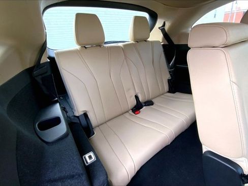 Used 2023 Acura MDX SH-AWD image 28