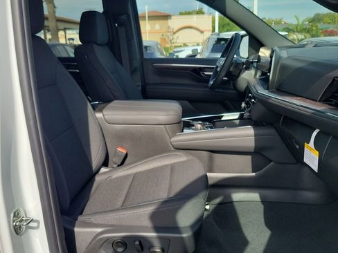 New 2026 Chevrolet Suburban LS image 16