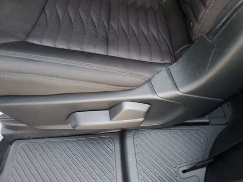 Used 2020 Ford Explorer XLT AWD/4WD image 16