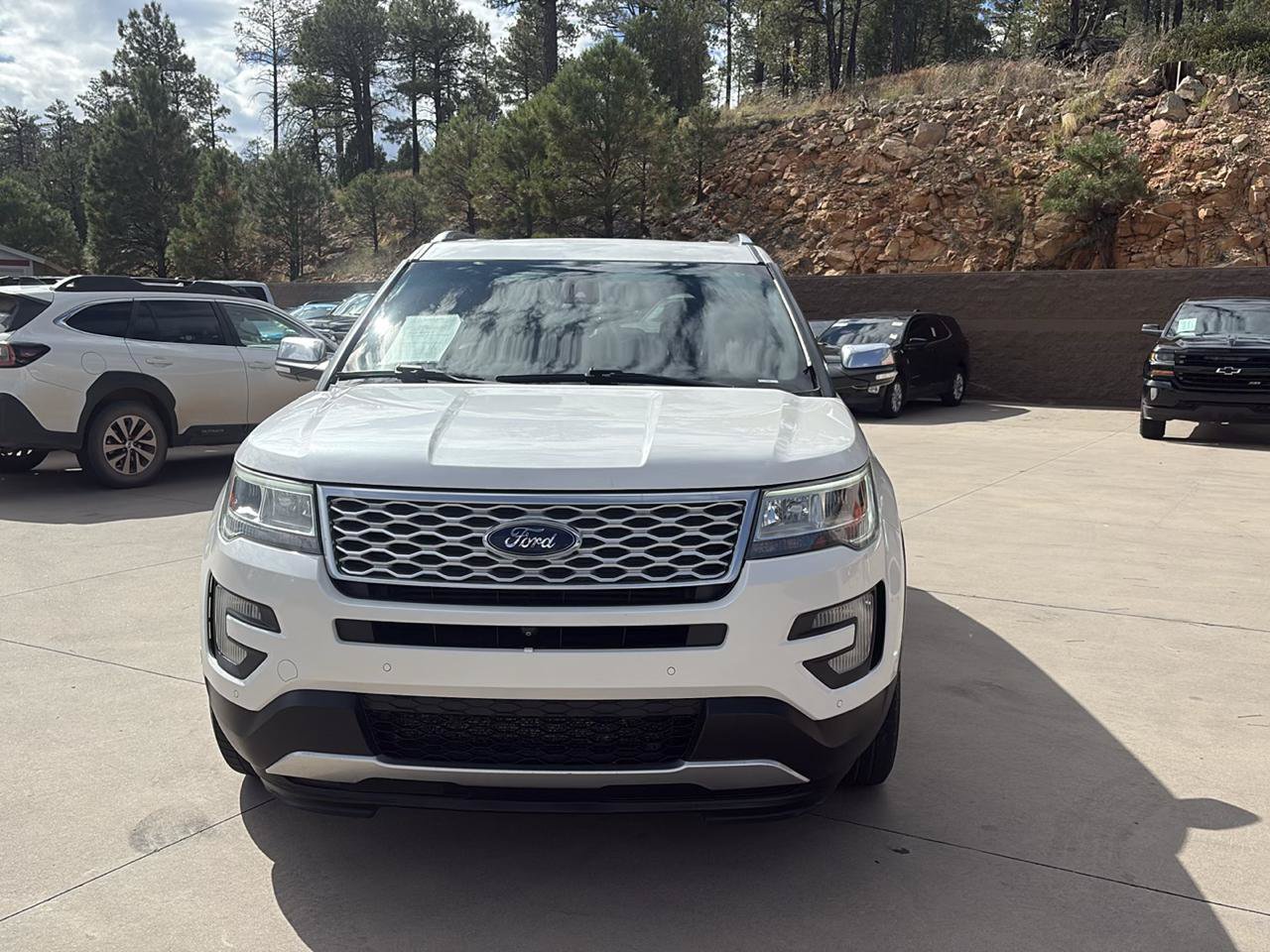 Used 2017 Ford Explorer Platinum AWD/4WD image 3