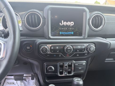 Used 2022 Jeep Wrangler Unlimited Sahara w/ Cold Weather Group AWD/4WD image 25