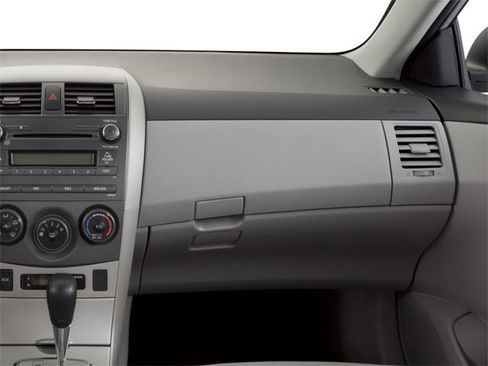 Used 2013 Toyota Corolla LE FWD image 16