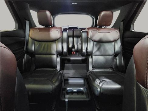 Used 2020 Ford Explorer Platinum w/ Premium Technology Package AWD/4WD image 30