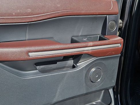 Used 2022 Ford Expedition Max Limited image 16