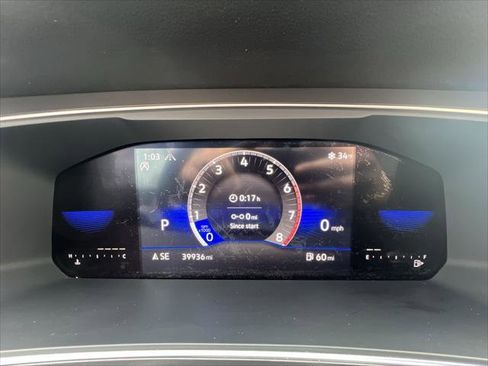 Used 2022 Volkswagen Tiguan SE w/ Panoramic Sunroof Package image 15