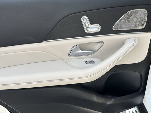 Used 2023 Mercedes-Benz GLS 450 4MATIC image 26