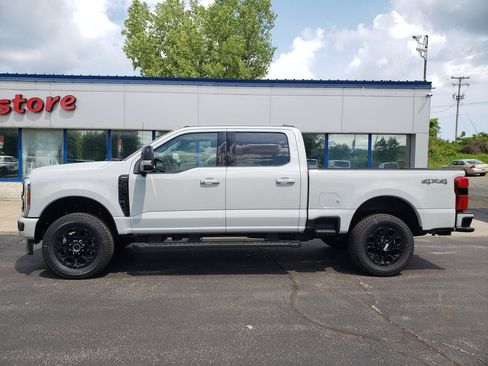 New 2026 Ford F250 Lariat w/ Black Appearance Package AWD/4WD image 4