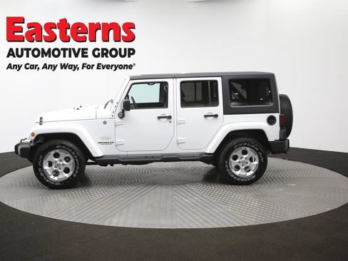 Used 2015 Jeep Wrangler Unlimited Sahara w/ Connectivity Group AWD/4WD image 60