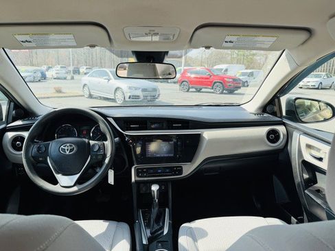 Used 2018 Toyota Corolla LE image 7