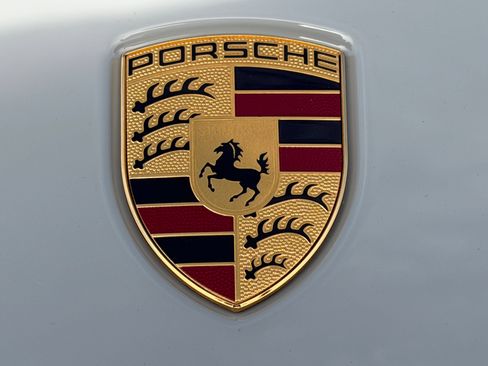 Used 2026 Porsche Macan AWD/4WD image 11