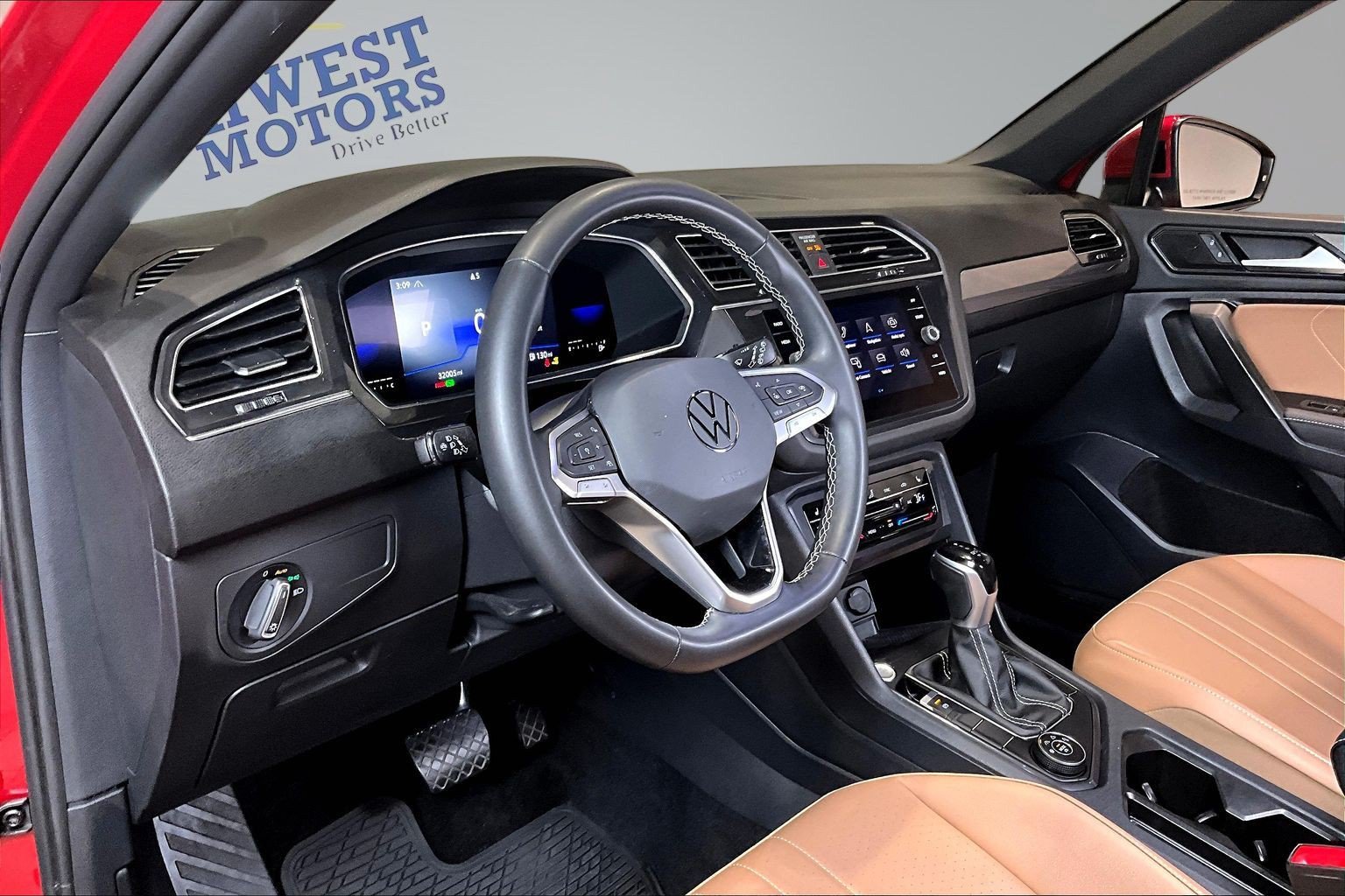 Used 2022 Volkswagen Tiguan SE AWD/4WD image 17