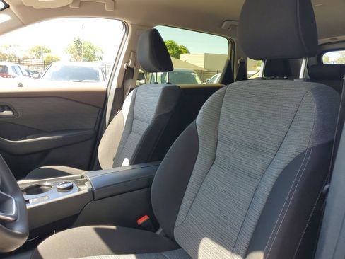 Used 2023 Nissan Rogue SV AWD/4WD image 16