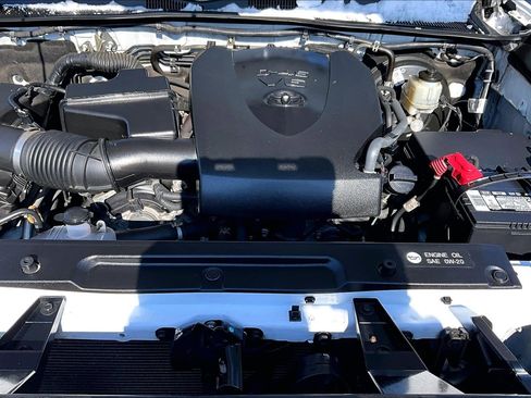 Used 2019 Toyota Tacoma SR w/ SR Convenience Package image 10