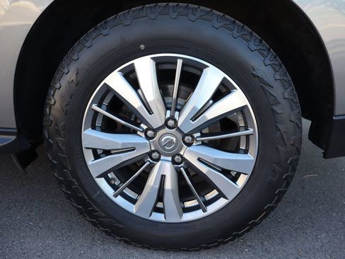 Used 2019 Nissan Pathfinder SL AWD/4WD image 44