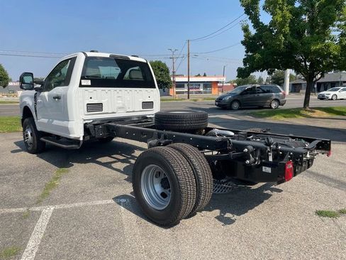 New 2025 Ford F350 XL w/ XL Chrome Package image 9