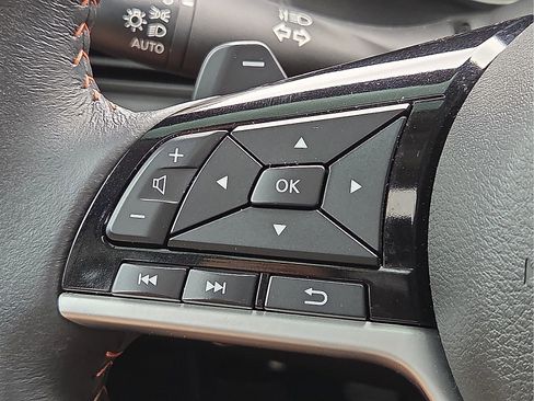 Used 2024 Nissan Altima 2.5 SR w/ SR Premium Package FWD image 19