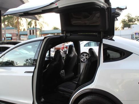 Used 2018 Tesla Model X 75D AWD/4WD image 31