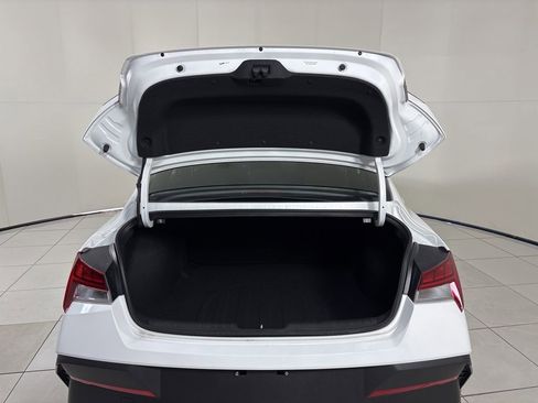 Used 2025 Hyundai Elantra SEL FWD image 23