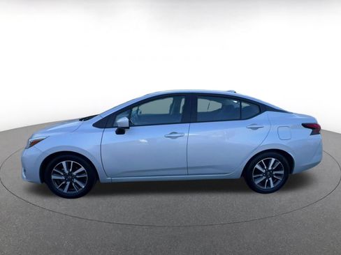 Used 2025 Nissan Versa SV FWD image 9