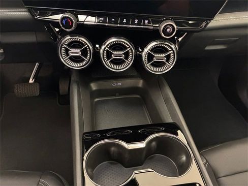 Used 2024 Chevrolet Blazer EV LT image 21