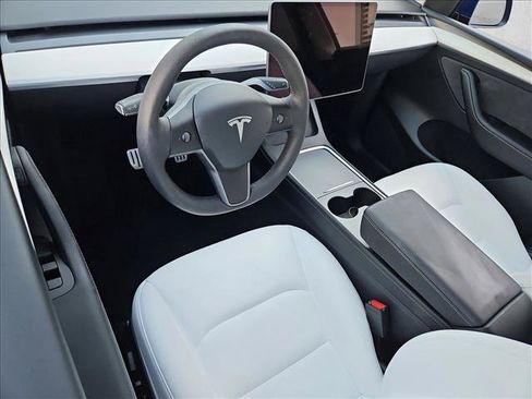 Used 2025 Tesla Model Y Performance AWD/4WD image 10