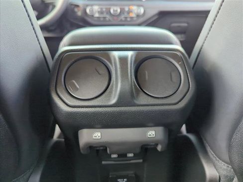 Used 2025 Jeep Wrangler Unlimited Rubicon image 21