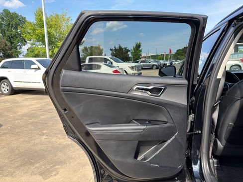 Used 2025 Kia Sportage SX FWD image 12