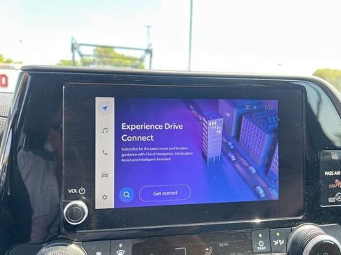 Used 2023 Toyota Highlander L image 21