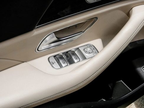 Used 2021 Mercedes-Benz GLE 350 w/ Premium Package image 52