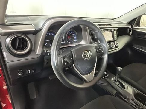 Used 2017 Toyota RAV4 LE AWD/4WD image 13