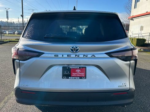 Certified 2024 Toyota Sienna LE image 6