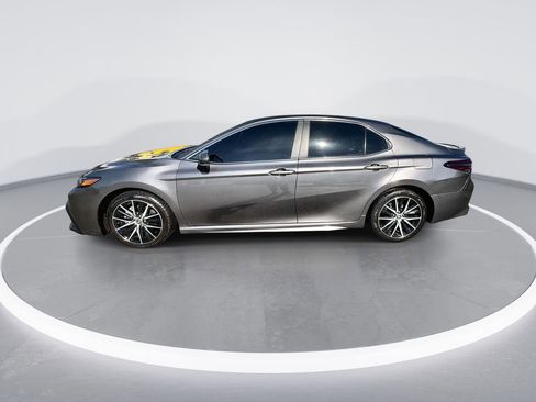 Used 2024 Toyota Camry SE w/ Convenience Package FWD image 5