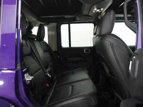 Used 2023 Jeep Wrangler Unlimited Sahara w/ Cold Weather Group image 12