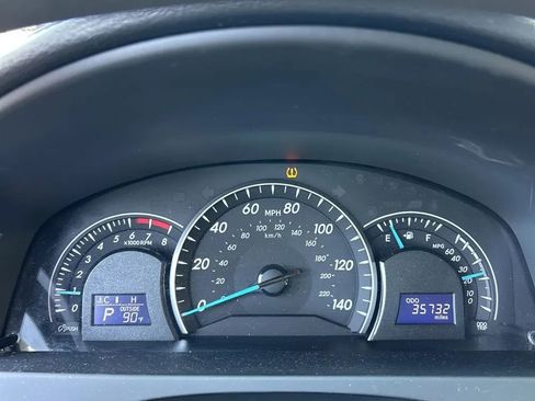 Used 2012 Toyota Camry LE FWD image 36