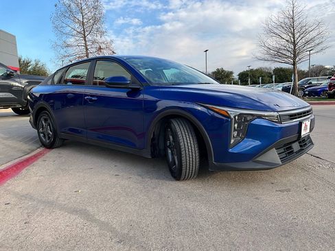 Used 2025 Kia K4 LXS image 5